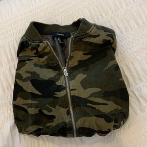 BRAND: FOREVER 21 — SIZE: SMALL
